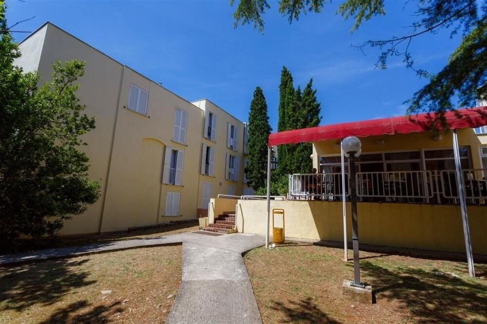 Villa Lovorka - Hotel Resort Drazica Крк Экстерьер фото