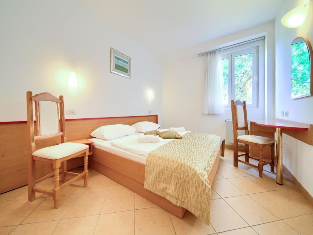 Villa Lovorka - Hotel Resort Drazica Крк Экстерьер фото