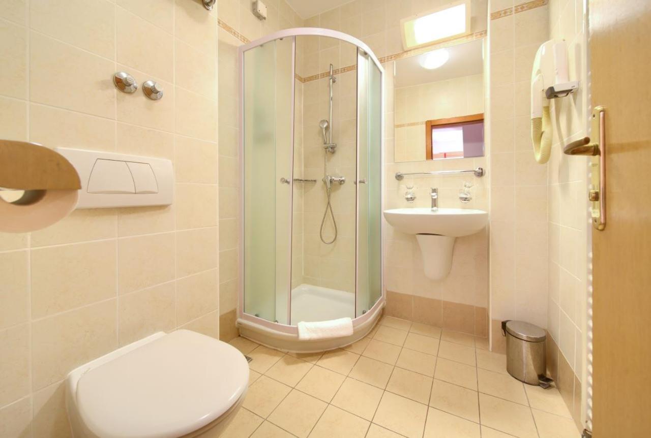 Villa Lovorka - Hotel Resort Drazica Крк Экстерьер фото
