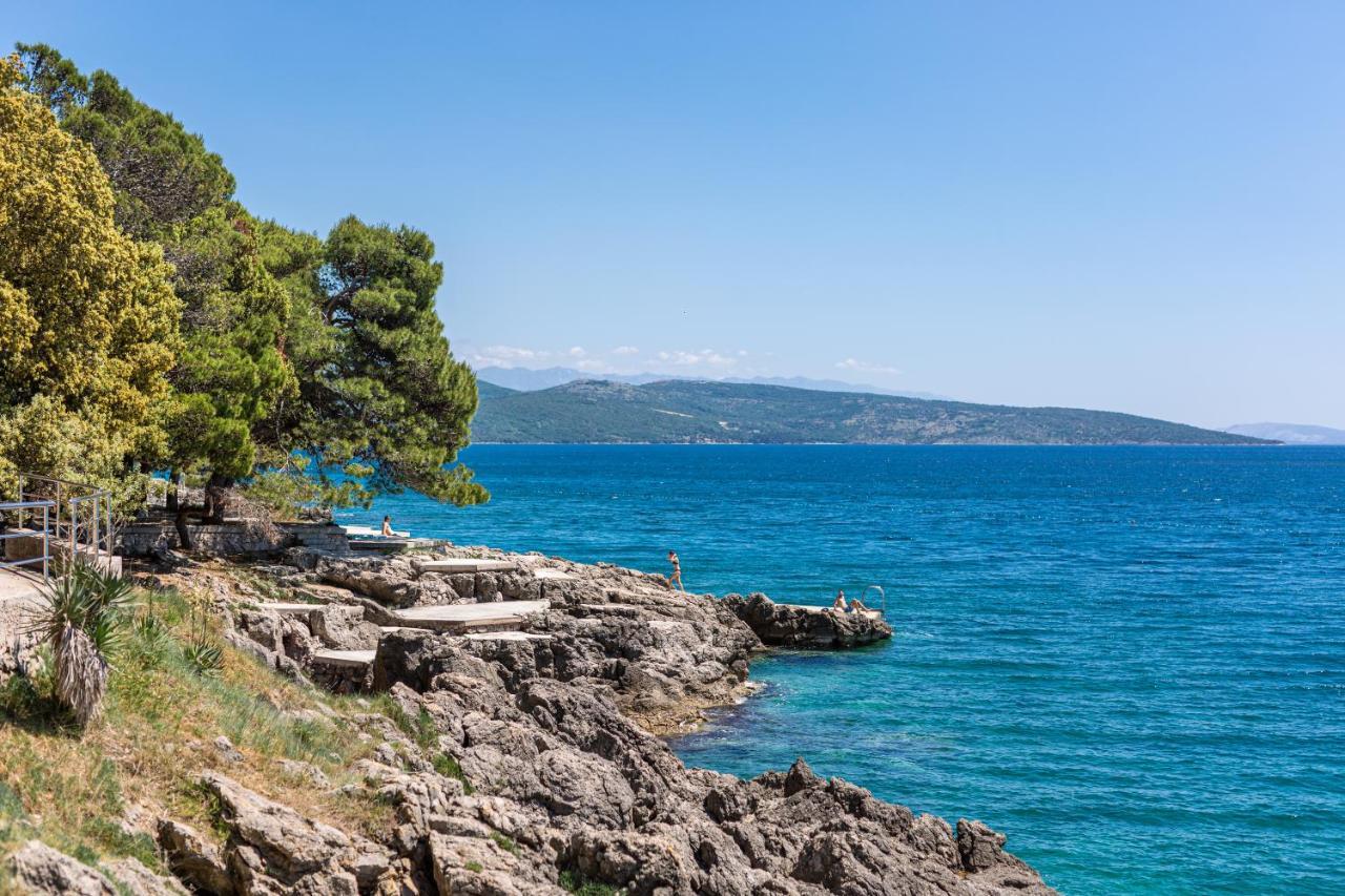 Villa Lovorka - Hotel Resort Drazica Крк Экстерьер фото